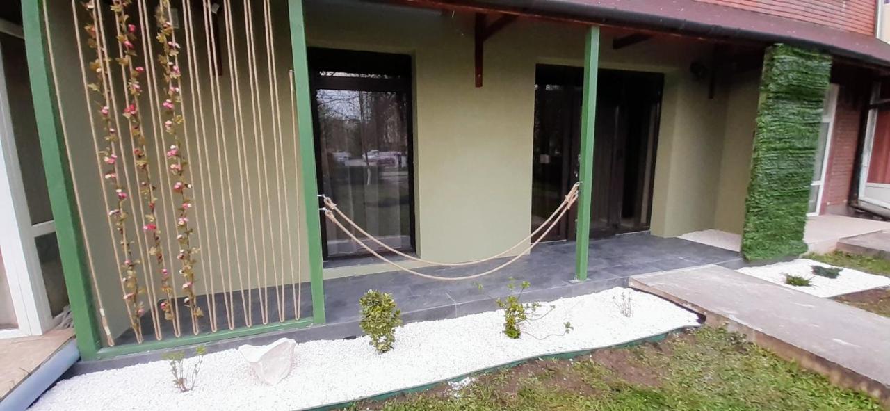 Ferienwohnung Magic Green Studio Hunedoara Exterior foto